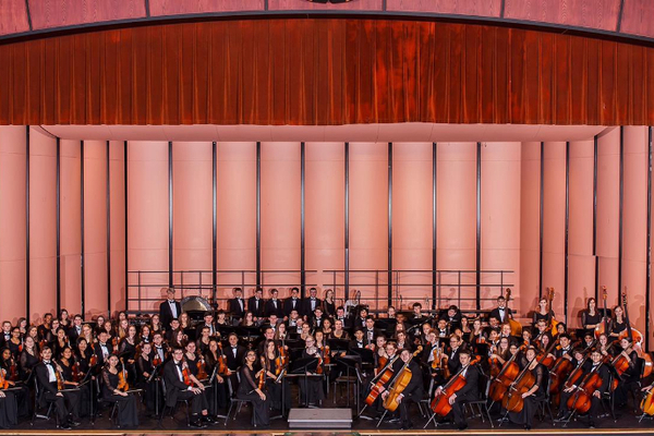 Concierto de orquesta con 110 músicos en el Auditorio alcalareño