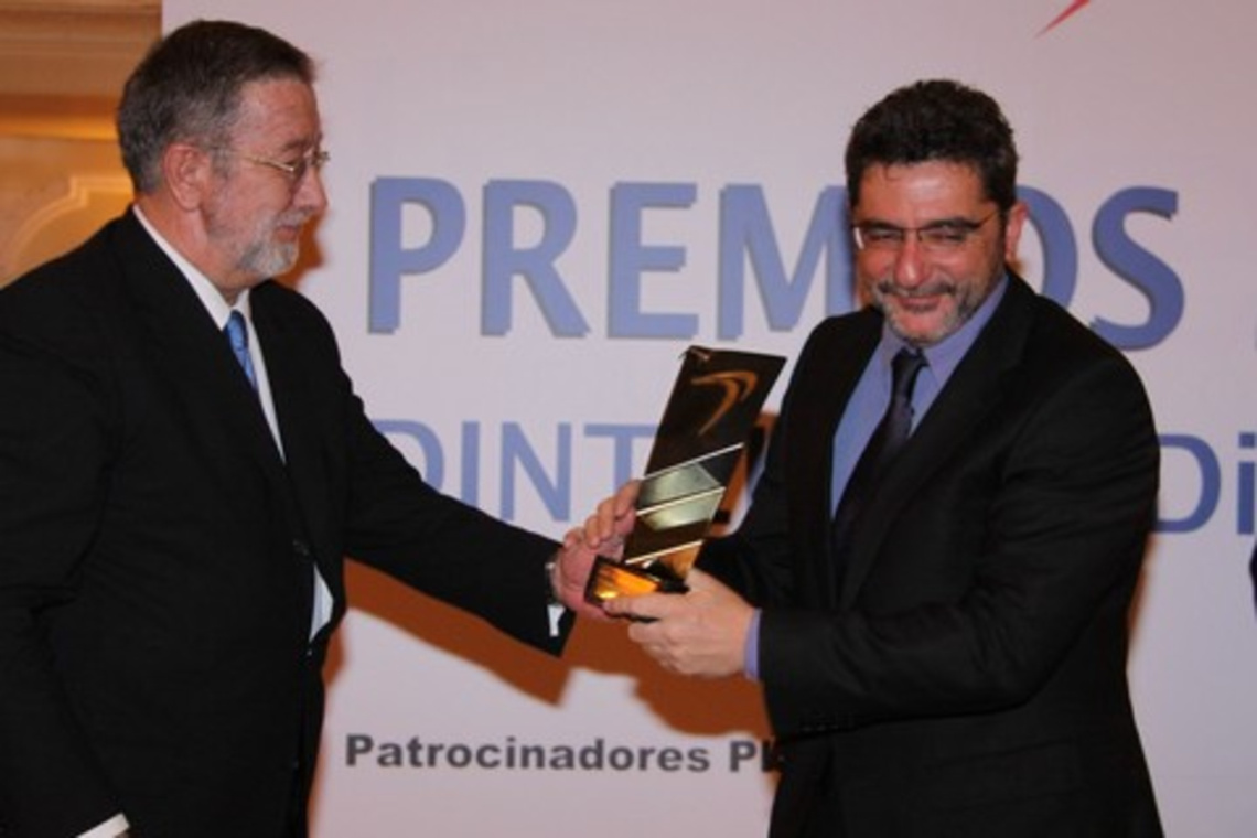 GUTIÉRREZ LIMONES RECIBE EL PREMIO DE PERSONA DEL AÑO EN LA ADMINISTRACIÓN LOCAL POR IMPULSAR LAS NUEVAS TECNOLOGÍAS DE LA INFORMACIÓN