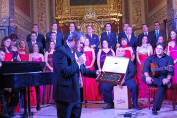 RECONOCIMIENTO ESPECIAL AL CORO DEL DULCE NOMBRE POR SU 25 ANIVERSARIO