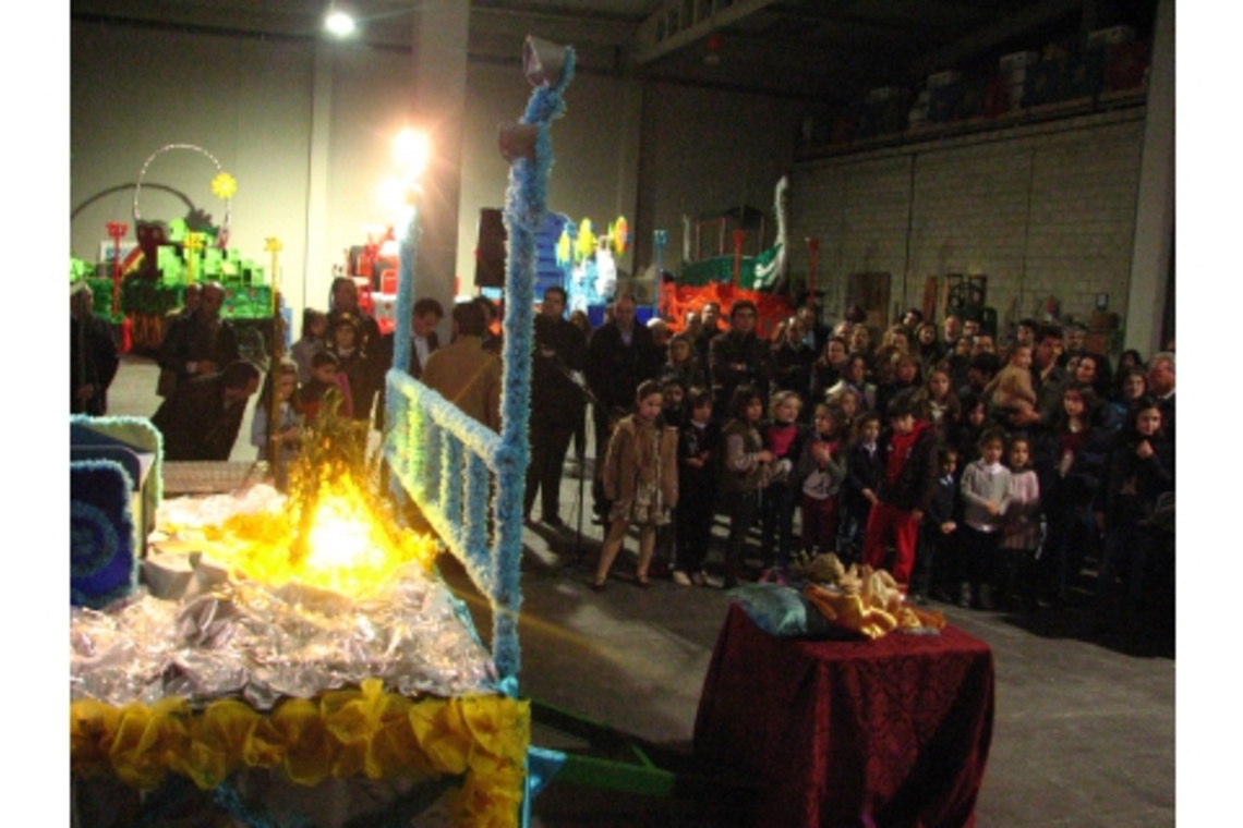 EL NIÑO JESUS YA OCUPA SU LUGAR EN LA CABALGATA DE REYES