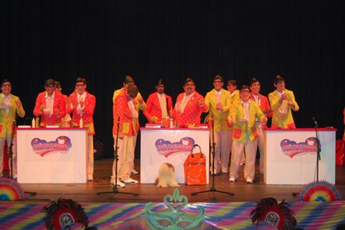 LA GRAN FINAL DEL XXIII CONCURSO REGIONAL DA PASO AL CARNAVAL DE CALLE CON EL CARRUSEL Y EL HORNAZO