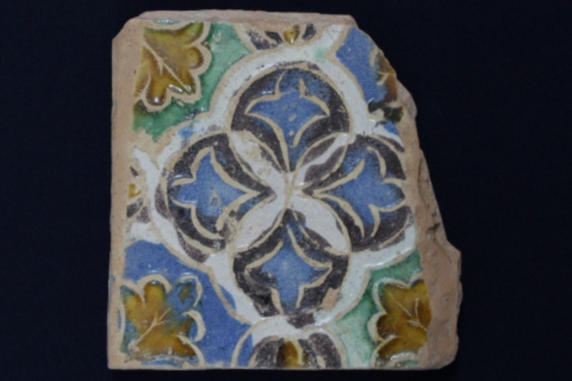 PATRIMONIO PRESENTA UN CONJUNTO DE AZULEJOS DEL SIGLO XVI EN LA PIEZA DEL MES DE FEBRERO