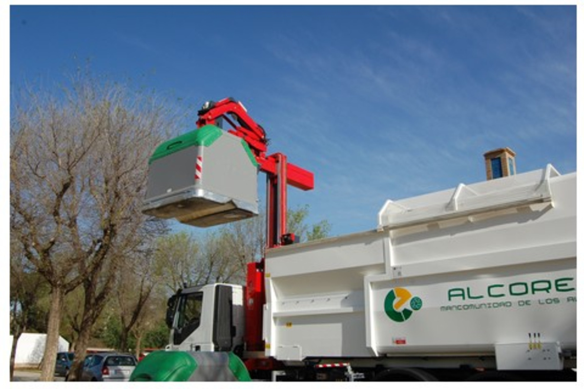 LA MANCOMUNIDAD DE LOS ALCORES HA PRESENTADO  UN INNOVADOR CAMIÓN RECOLECTOR DE RESIDUOS
