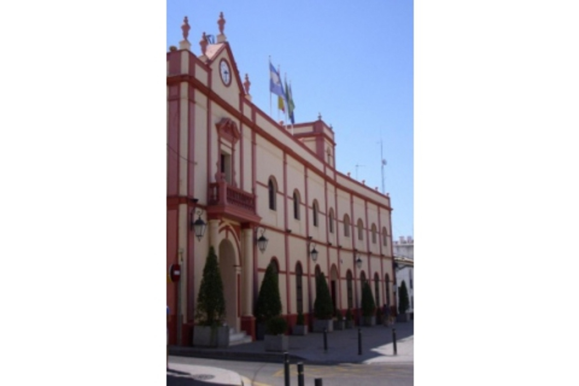 EL AYUNTAMIENTO COMPLEMENTARÁ LAS AYUDAS QUE JUNTA Y DIPUTACIÓN OFRECEN PARA BECAS A LOS ESTUDIANTES