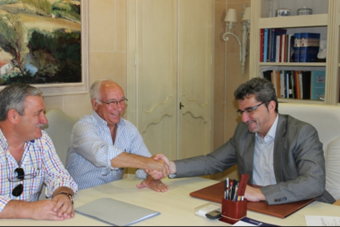 EL AYUNTAMIENTO CEDE LAS INSTALACIONES  AL CLUB DE TENIS OROMANA POR 20 AÑOS MÁS