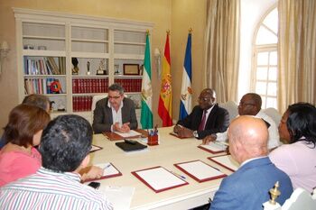 EL AYUNTAMIENTO COLABORARÁ CON COSTA DE MARFIL EN PROYECTOS DE DESARROLLO LOCAL