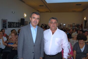 LA BIBLIOTECA EDITOR JOSÉ MANUEL LARA ACOGIÓ ANOCHE EL ENCUENTRO LITERARIO CON LORENZO SILVA, PREMIO PLANETA 2012