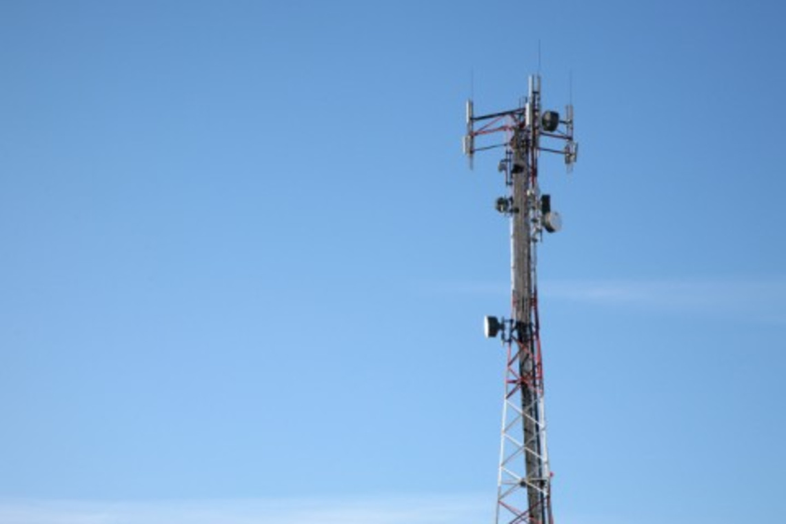 EL AYUNTAMIENTO DE ALCALÁ DE GUADAÍRA CONTRA LA INSTALACIÓN DE ANTENAS MÓVILES