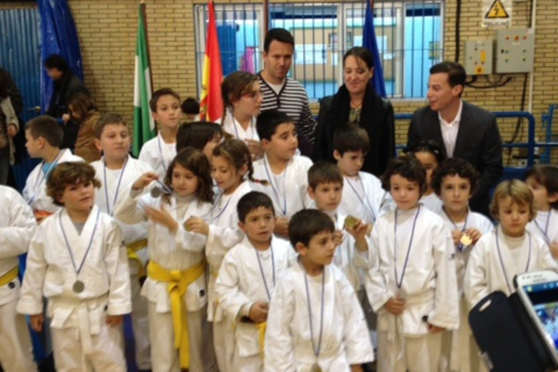CAMPEONATO INTERPROVINCIAL Y EXHIBICIÓN DE KÁRATE EN EL PLÁCIDO FERNÁNDEZ VIAGAS