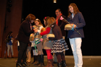 EL TEATRO GUTIÉRREZ DE ALBA HA ACOGIDO LA GALA DE ELECCIÓN DE LAS REINAS PANADERAS DEL CARNAVAL