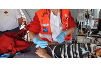 UNOS 20 VOLUNTARIOS AL DÍA VELAN POR LA SALUD DE LOS ALCALAREÑOS DURANTE LAS COFRADÍAS
