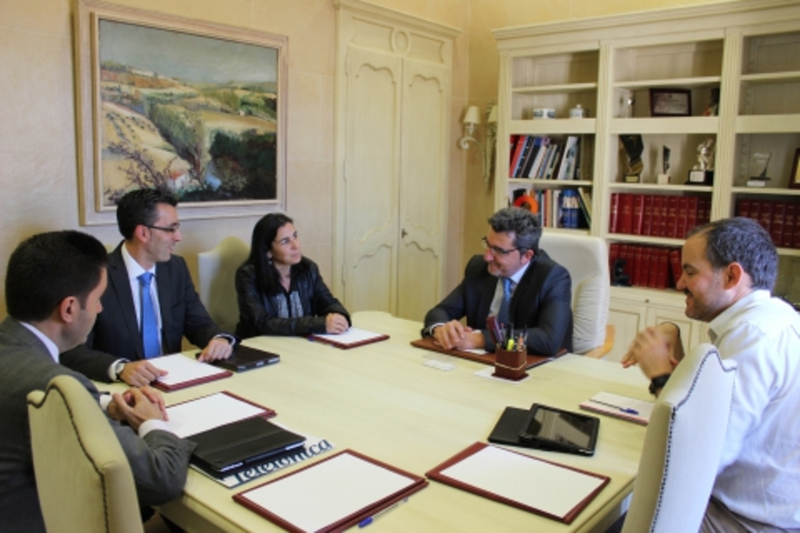 ALCALÁ DE GUADAÍRA CUENTA YA CON FIBRA ÓPTICA HASTA EL HOGAR Y TECNOLOGÍA 4G