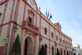 EL AYUNTAMIENTO INICIA LOS TRÁMITES PARA FACILITAR LA INSTALACIÓN DE UNA MEDIANA SUPERFICIE EN LA ZONA SUR