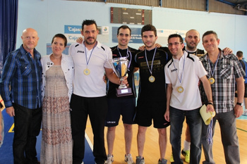 DEPORTES ENTREGA LOS TROFEOS A LOS GANADORES DEL XXIX CAMPEONATO LOCAL DE FÚTBOL SALA