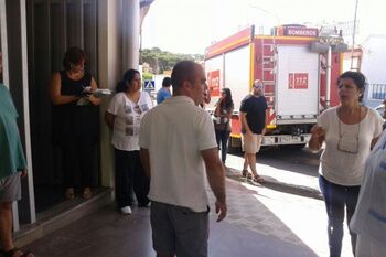 BOMBEROS DE ALCALÁ SUPERVISAN UN SIMULACRO DE EVACUACIÓN EN UN CENTRO DE ATENCIÓN A ENFERMOS MENTALES