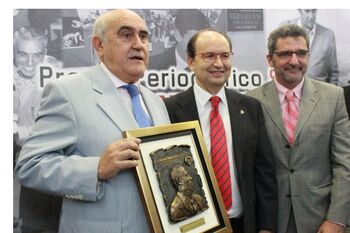 ALCALÁ SE SUMA AL HOMENAJE QUE EL SEVILLA F.C. TRIBUTA AL PERIODISTA ALCALAREÑO JOSÉ ANTONIO SÁNCHEZ ARAÚJO