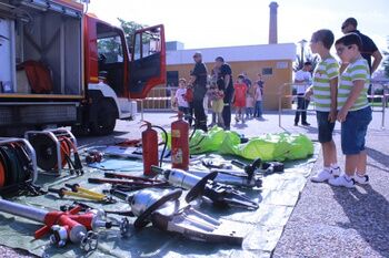 LA PREVENCIÓN, PRIMERA NORMA DE SEGURIDAD QUE IMPARTEN LOS BOMBEROS DE ALCALÁ