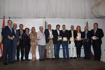 EL ALCALDE ELOGIA EL MODELO DE COOPERACIÓN ENTRE LOS PRODUCTORES DE 