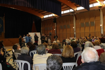 CIENTOS DE MAYORES DISFRUTAN DE UNA TARDE PRE-NAVIDEÑA EN LA CASETA MUNICIPAL