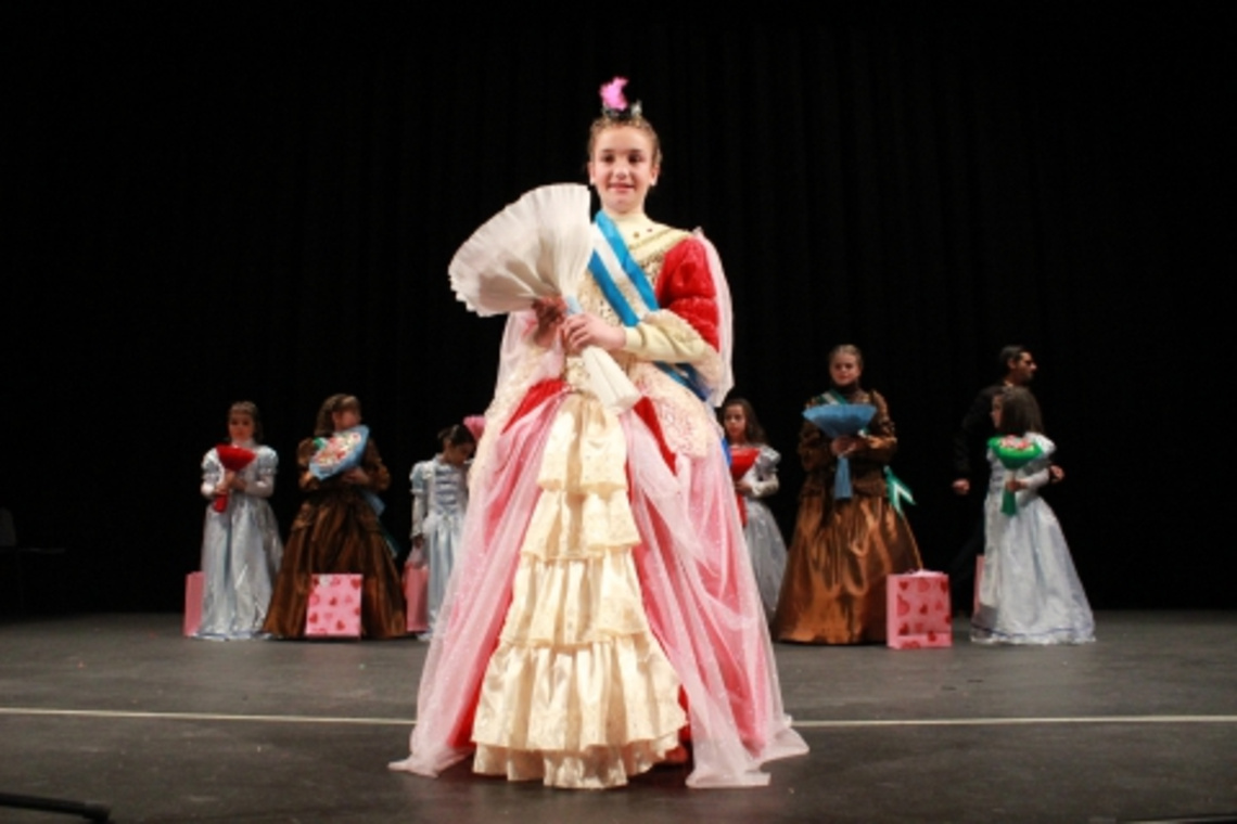 EL CARNAVAL DE ALCALÁ 2015 CORONA A SU REINA PANADERA INFANTIL