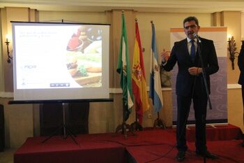 EL ALCALDE ANIMA A LOS HOSTELEROS ALCALAREÑOS A ABRIR FRONTERAS CAPTANDO CLIENTES FUERA DE LA LOCALIDAD