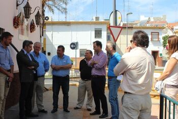 EL ALCALDE COMPRUEBA EL TRANSCURSO DE LAS OBRAS EN LAS CALLES CÓRDOBA, SALAMANCA Y TERUEL