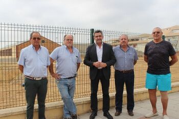 EL AYUNTAMIENTO ESTUDIARÁ LA INICIATIVA PLANTEADA POR AAVV 1º DE MAYO DE HABILITAR UNA ZONA DE ESPARCIMIENTO PARA ANIMALES