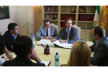 GUTIÉRREZ LIMONES RESALTA EL CUMPLIMIENTO DEL COMPROMISO DE LA JUNTA PARA RETOMAR Y CONCLUIR EL DESDOBLE DE LA A-392 ENTRE ALCALÁ Y DOS HERMANAS