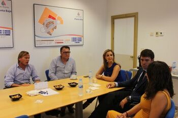 REUNIÓN CON LOS GESTORES DEL CENTRO COMERCIAL LOS ALCORES PARA INFORMARLES DE PROYECTOS MUNICIPALES