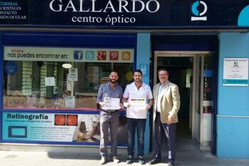 AYUNTAMIENTO Y COMERCIANTES ENTREGAN LOS PREMIOS DE LA CAMPAÑA 'LA VUELTA AL COLE'