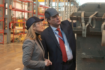 LA ALCALDESA PROPONDRÁ INCLUIR A STA. BÁRBARA SISTEMAS EN EL PLAN INDUSTRIAL ANDALUZ APROVECHANDO SU ALTA TECNOLOGÍA Y PROYECCIÓN INTERNACIONAL