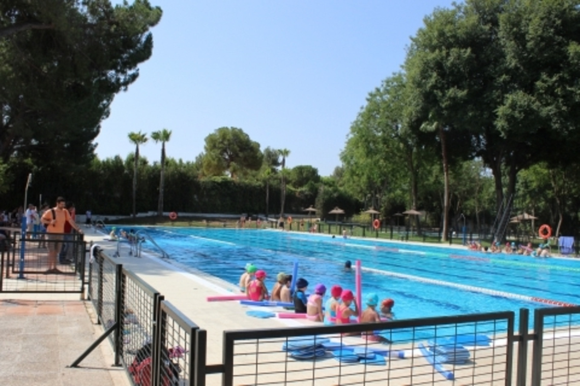 LA PISCINA DE VERANO DE SAN JUAN ABRIRÁ EL 1 DE JULIO CON EL BAÑO LÚDICO, CURSOS DE NATACIÓN Y ACTIVIDADES ACUÁTICAS