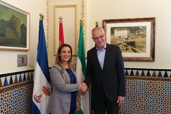 SE ULTIMA LA INSTALACIÓN EN ALCALÁ  DE LA MAYOR PLANTA FOTOVOLTAICA DE ESPAÑA CONSTRUIDA SIN RECIBIR PRIMAS REGULADAS A LAS ENERGÍAS RENOVABLES