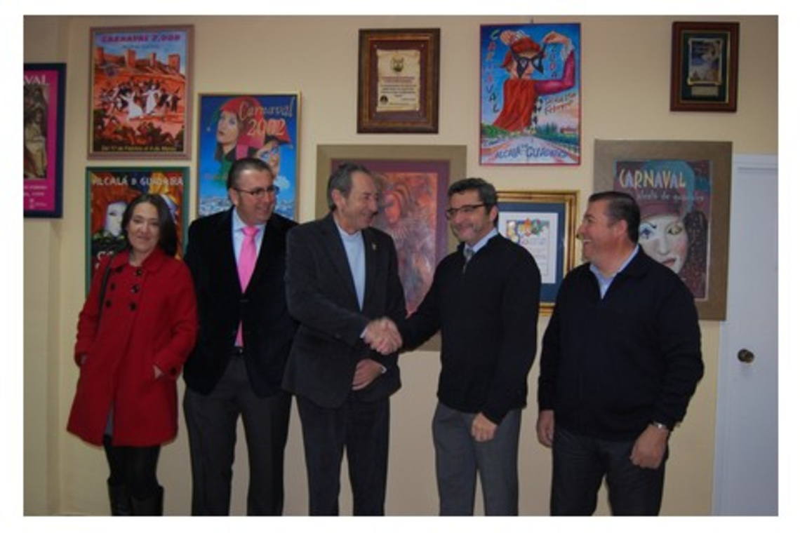 EL ALCALDE HA INAUGURADO LA NUEVA SEDE DE LA ASOCIACIÓN ALCALAREÑA DE CARNAVAL