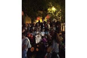 PASACALLES Y ACTIVIDADES DE HALLOWEEN PARA AMENIZAR EL COMERCIO POR LA BARRIADA DE SANTA LUCÍA