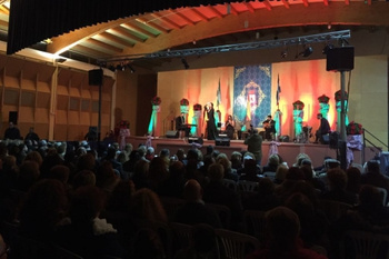 LOS VILLANCICOS FLAMENCOS ANUNCIARON LA LLEGADA DE LA NAVIDAD A ALCALÁ EN LA ZAMBOMBA ORGANIZADA POR EL AYUNTAMIENTO