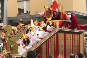 LOS REYES MAGOS LLENARON DE PÚBLICO Y JÚBILO LAS CALLES DE ALCALÁ