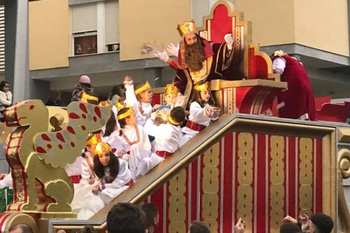 LOS REYES MAGOS LLENARON DE PÚBLICO Y JÚBILO LAS CALLES DE ALCALÁ
