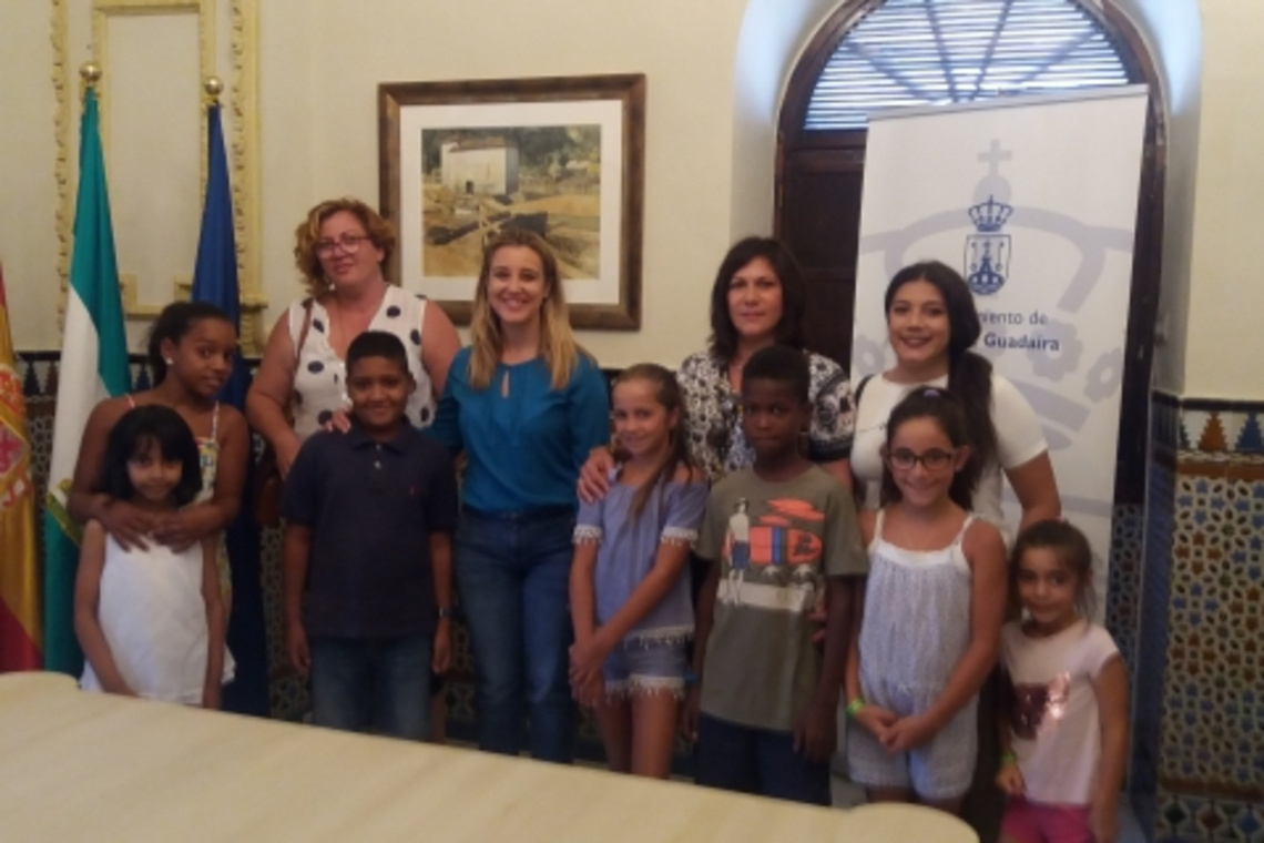 BIENVENIDA INSTITUCIONAL A LOS MENORES SAHARAUIS QUE PASAN EL VERANO EN ALCALÁ