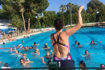 LA PISCINA DE VERANO OFRECE EN ESTE MES DE AGOSTO ACTIVIDADES LÚDICAS Y RECREATIVAS