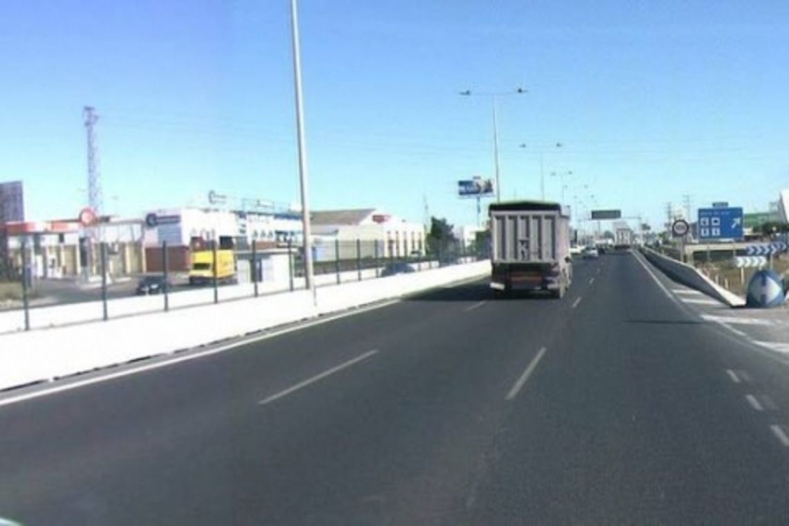LA JUNTA MEJORA EL FIRME DE LA A - 92 EN SUS PRIMEROS KILÓMETROS ENTRE ALCALÁ Y SEVILLA