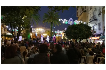 LOS VILLANCICOS TOMAN LA PLAZUELA CON  EL CERTAMEN DE COROS `ALCALÁ CANTA A LA NAVIDAD´