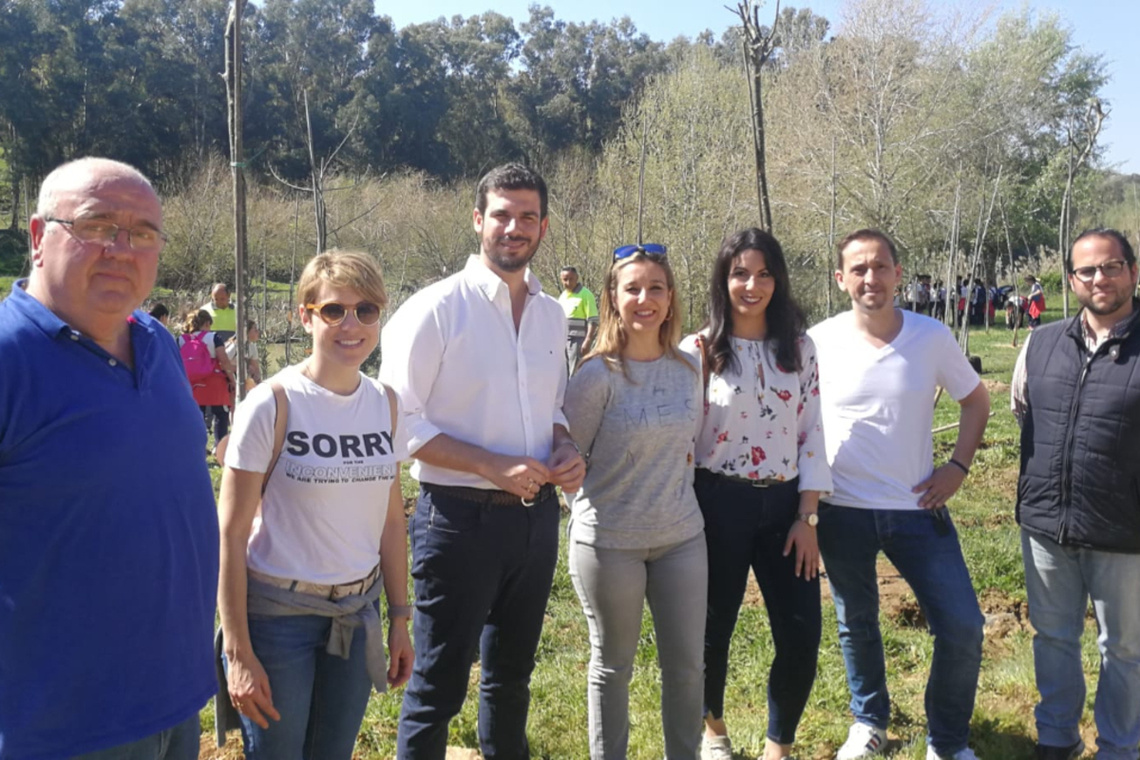 El Ayuntamiento felicita a los estudiantes alcalareños que han ganado un concurso con un proyecto medioambiental centrado en las Riberas del Guadaíra