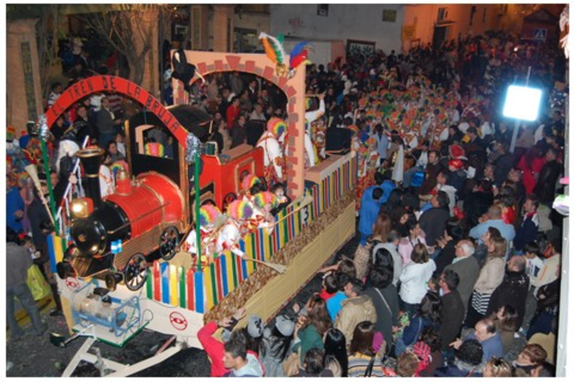 EL MULTITUDINARIO CARNAVAL DE ALCALÁ CUMPLE LAS EXPECTATIVAS