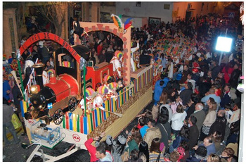 EL MULTITUDINARIO CARNAVAL DE ALCALÁ CUMPLE LAS EXPECTATIVAS