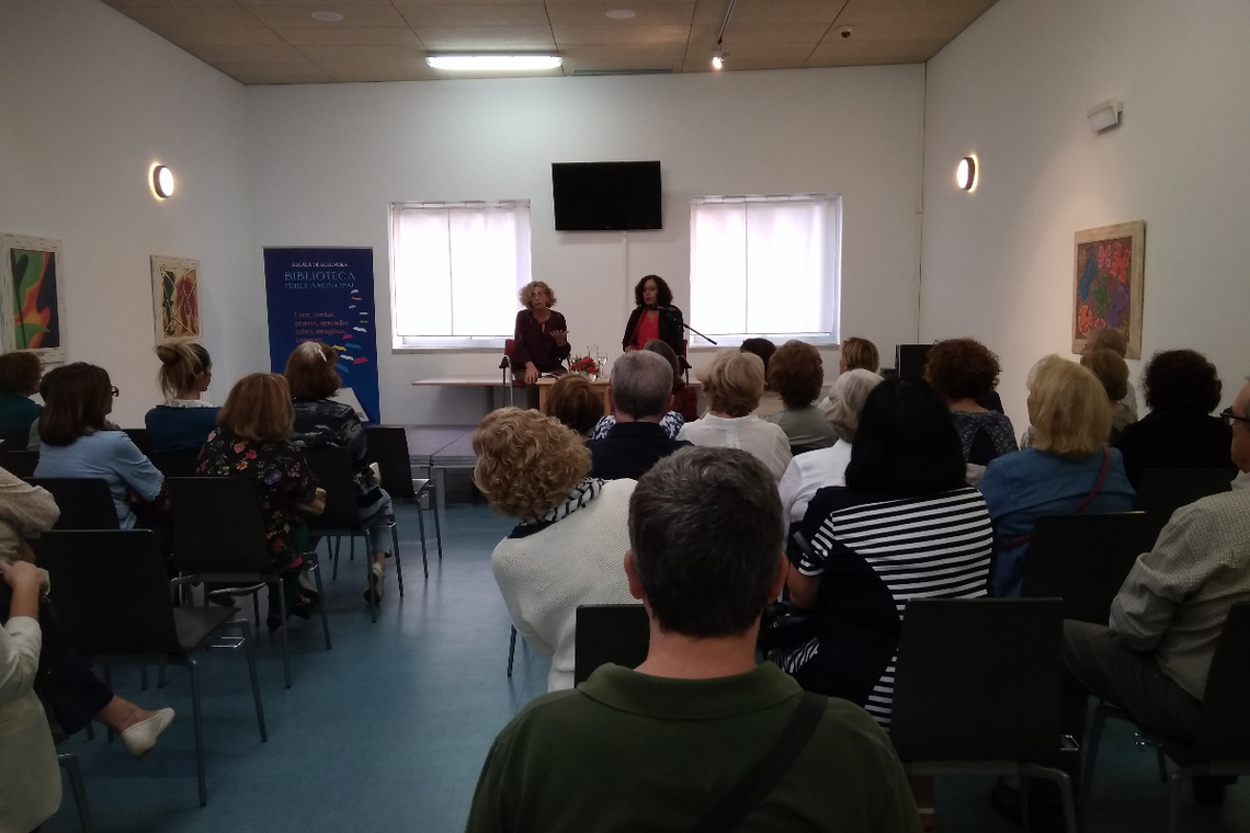 La escritora Najt El Hachmi abre en Alcalá de Guadaíra el curso 2019-2020 de los clubes de lectura
