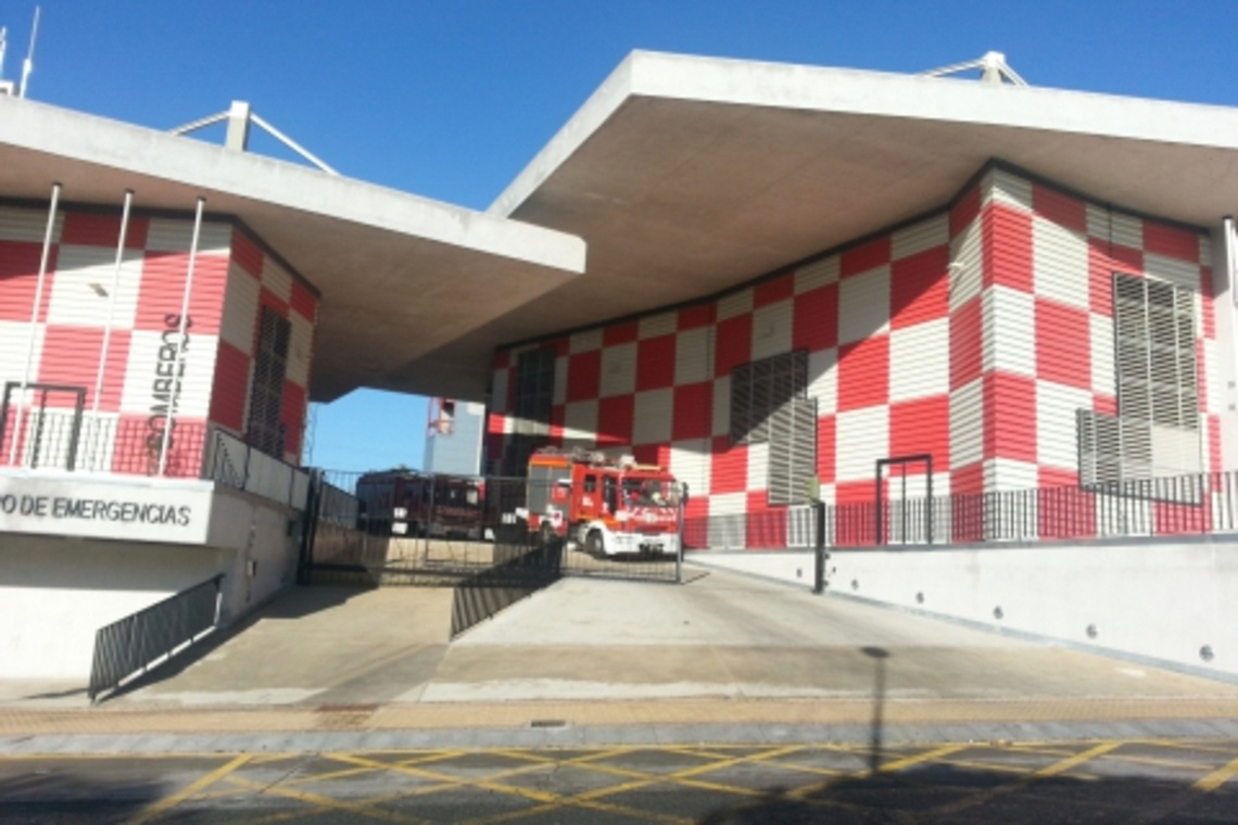 Los bomberos de Alcalá han extinguido hoy un incendio en una primera planta de la barriada de Rabesa