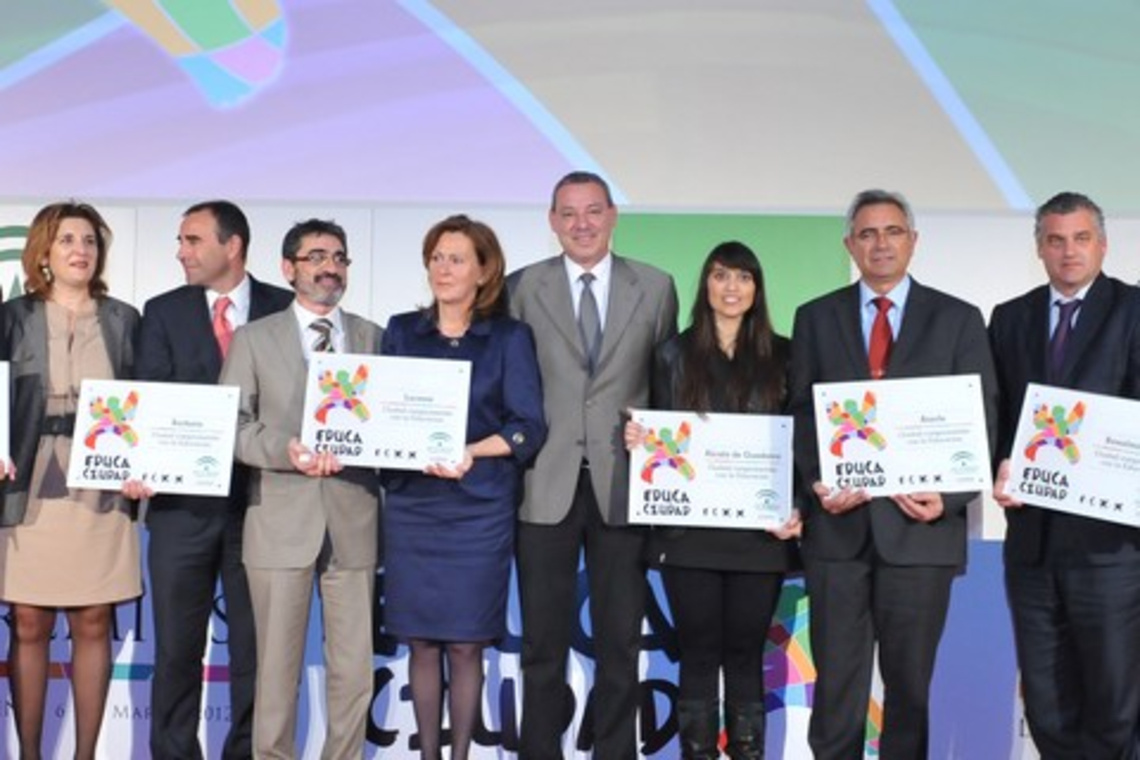 ALCALÁ, CIUDAD DISTINGUIDA POR SU COMPROMISO CON LA ENSEÑANZA