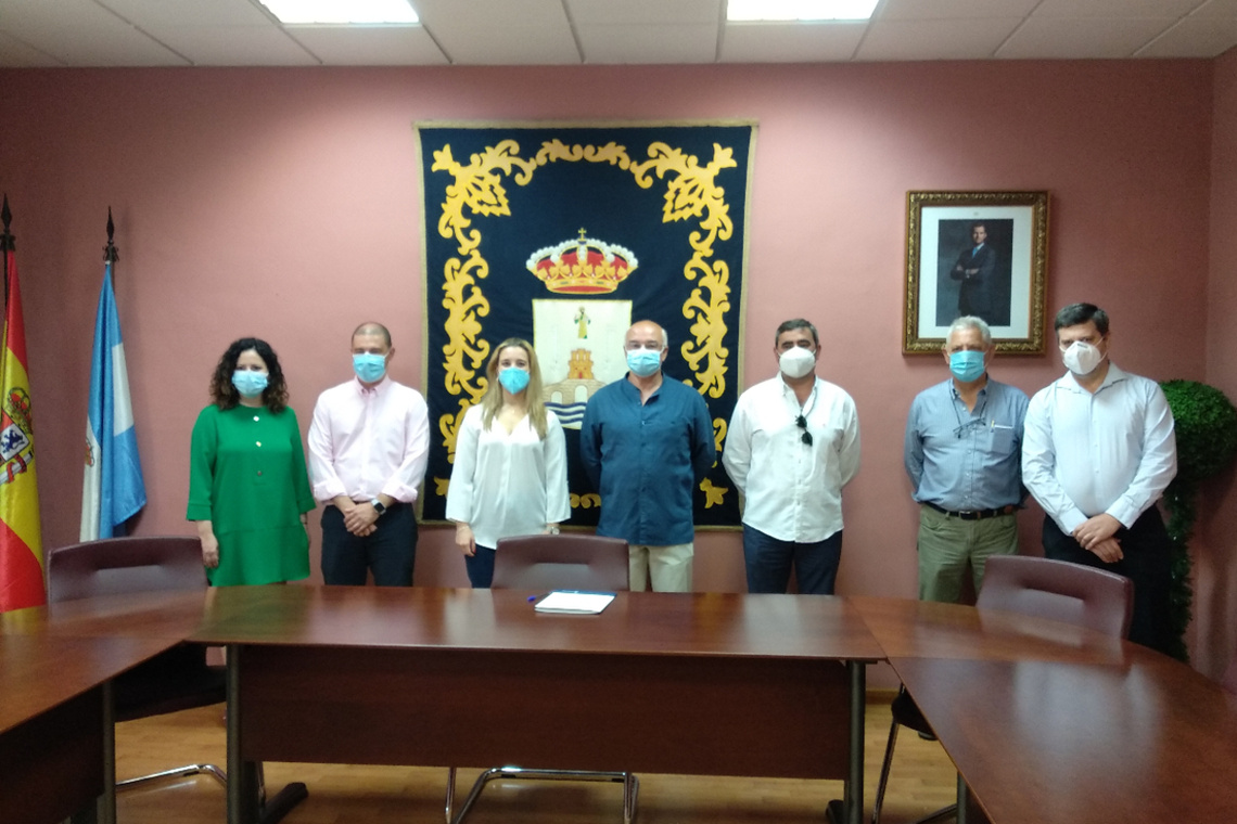El Ayuntamiento y la Hermandad de Jesús colaboran en la ampliación de la obra social del Ropero del Socorro