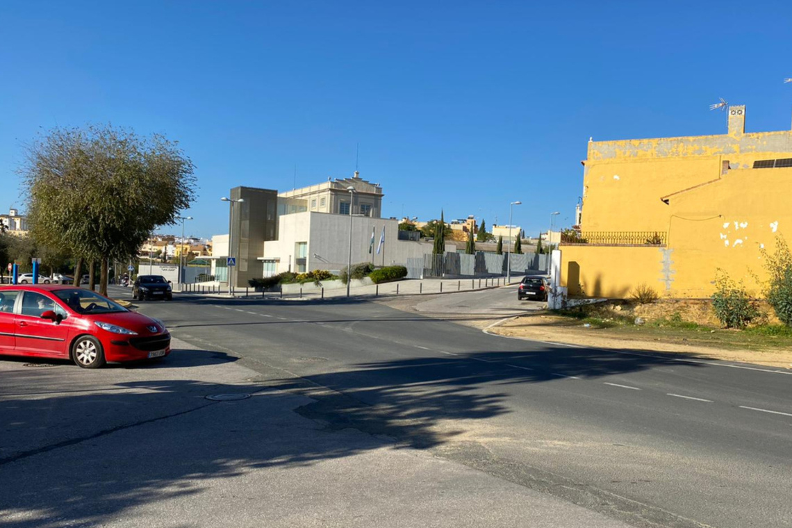 Una nueva rotonda regulará el tráfico del cruce entre  avenida Tren de los Panaderos y calle Barcelona